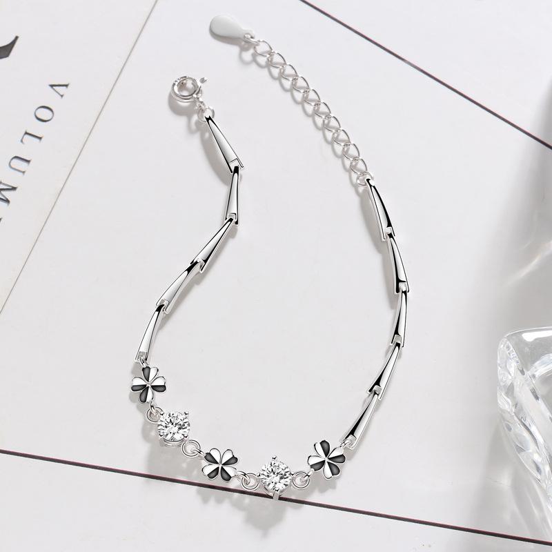 

Original Diamond-free Four-leaf Clover Bracelet Korean Version of Simple Niche Design Bracelet Fresh and Light Luxury Bracelet