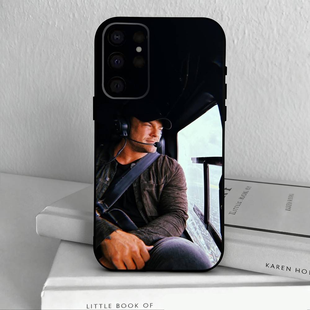 Alan Ritchson Actor  Phone Case For Samsung S25,24,23,22,30,21,10,9,Ultra,Plus,Lite,FE,4,5 G Soft Black Case
