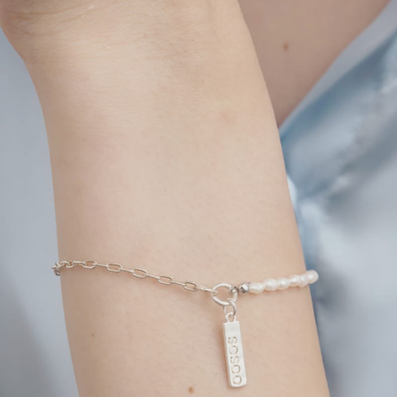 

SOSOO 925 Silver Natural Pearl Chain Logo Bar Toggle Bracelet 17cm