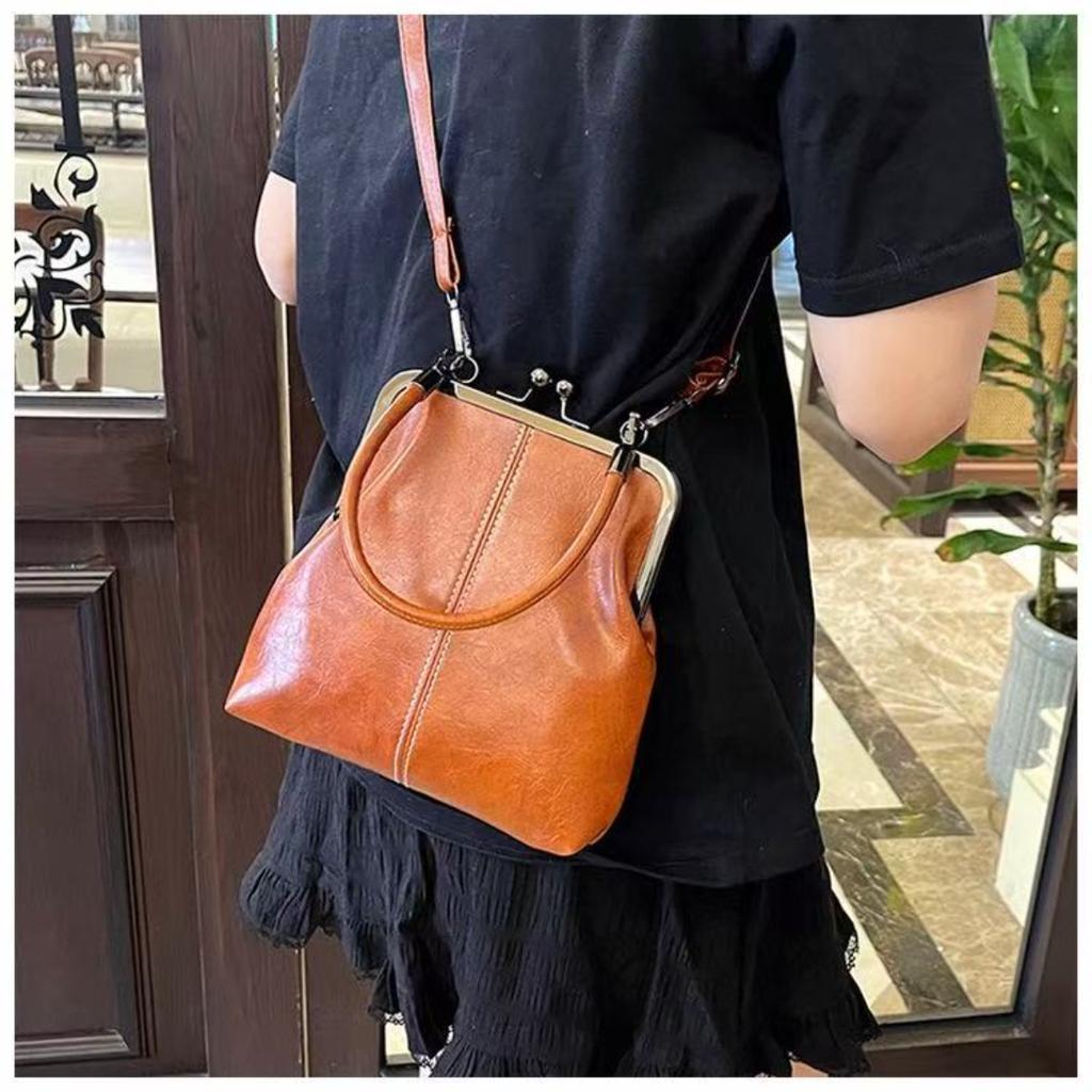 Vintage Kina-Chic Ny Stil Damehåndveske Allsidig Temperament Klips på Pendler Crossbody-veske Enkel Skulderveske