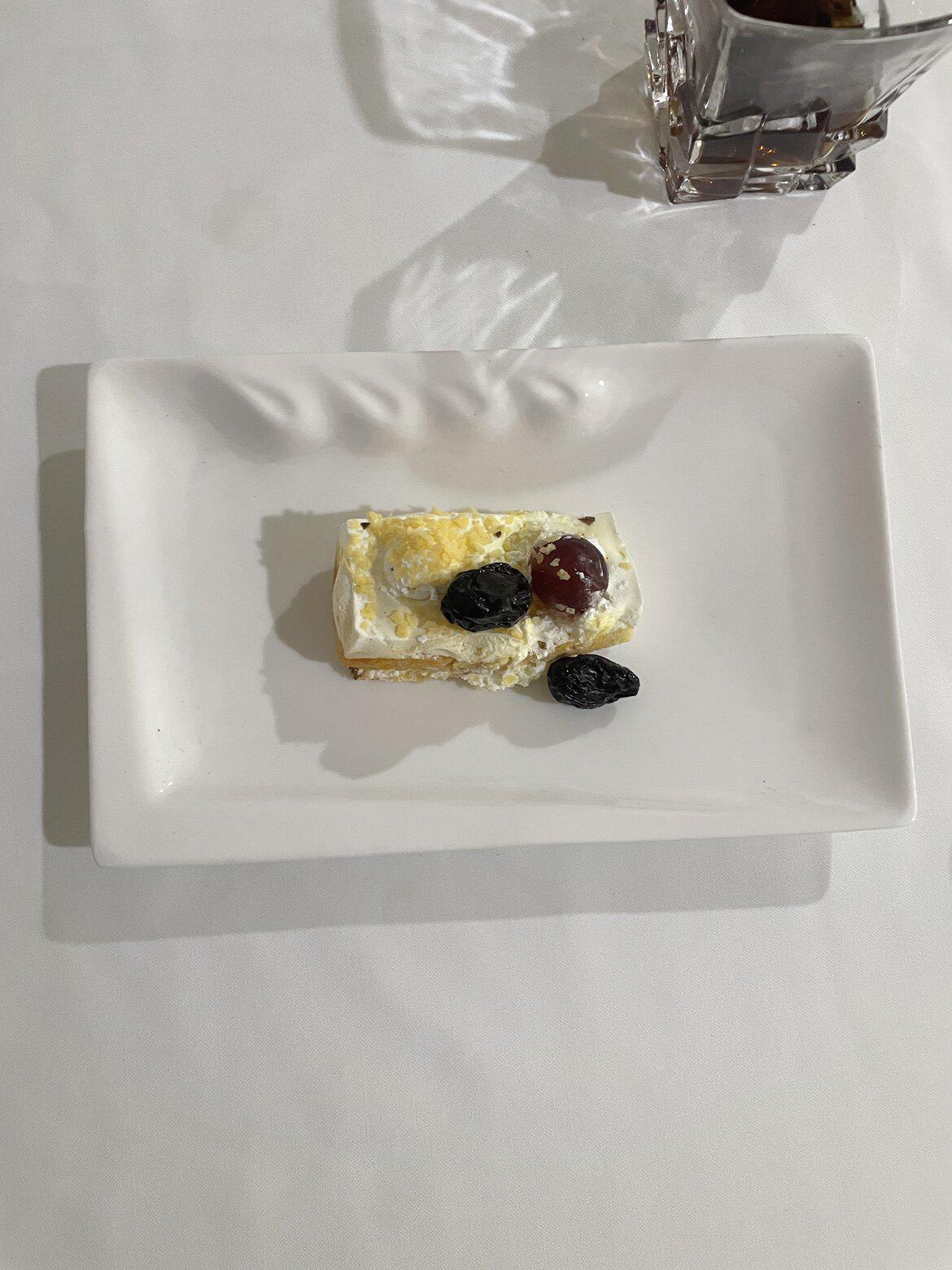 Rectangular White Ceramic Dinner Plate for Home, Hotel, and Restaurant Use 10-inch Phoenix Plate