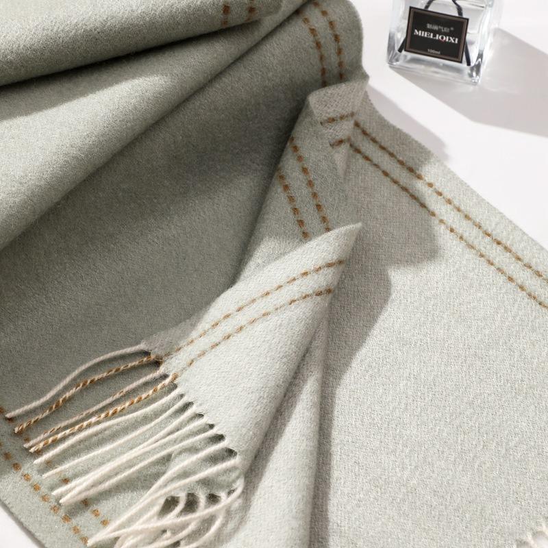 Autumn and winter narrow version cashmere water ripple scarf women's light luxury high-end shawl British thickened warm scarf