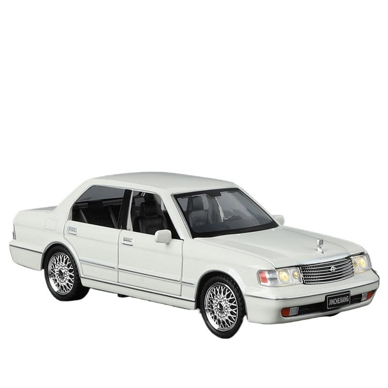 1/32 Toyota Crown Alloy Car Model Sound and Light Pull Back Children's Toy Collectibles Birthday gift