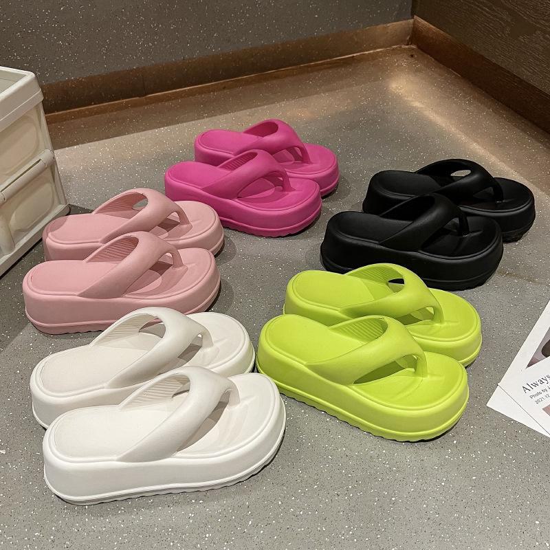 Women's Thick-Soled EVA Flip-Flops - Summer Beach Slippers with Height-Enhancing Soft Soles for Outdoor Wear.
