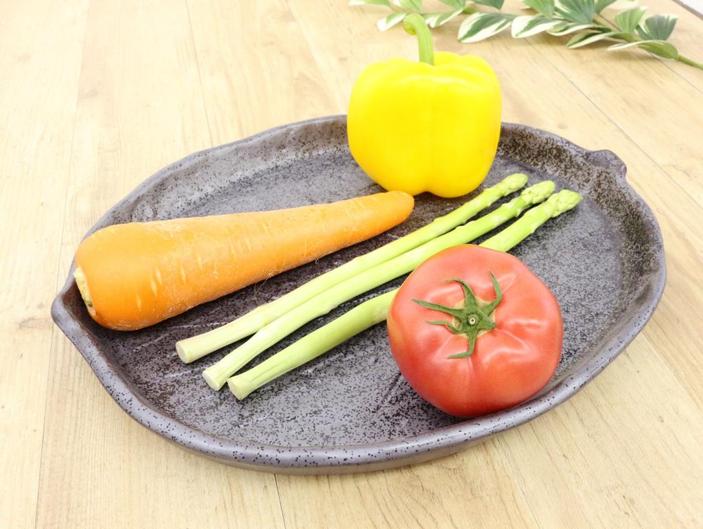 Mino Ware Japanese Cafe Series [Konoha Large Plate] Black (Size: 35cm H X 28cm W X 3cm D)