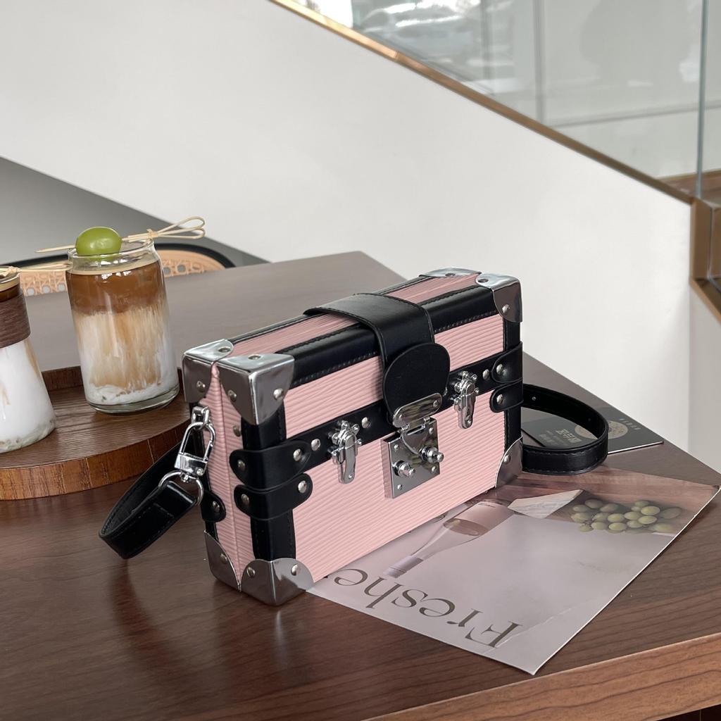 Trendy Box Messenger Bag: Stylish High-End Design for Men & Women