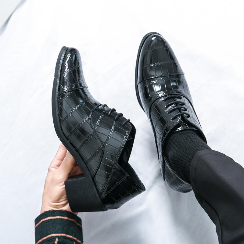 Fashion 2025 Leather High Heels Men Club Shoes Classic Pointed Toe Male Casual Footwear All-match Men Boots Male Lace-Up Walking Shoes