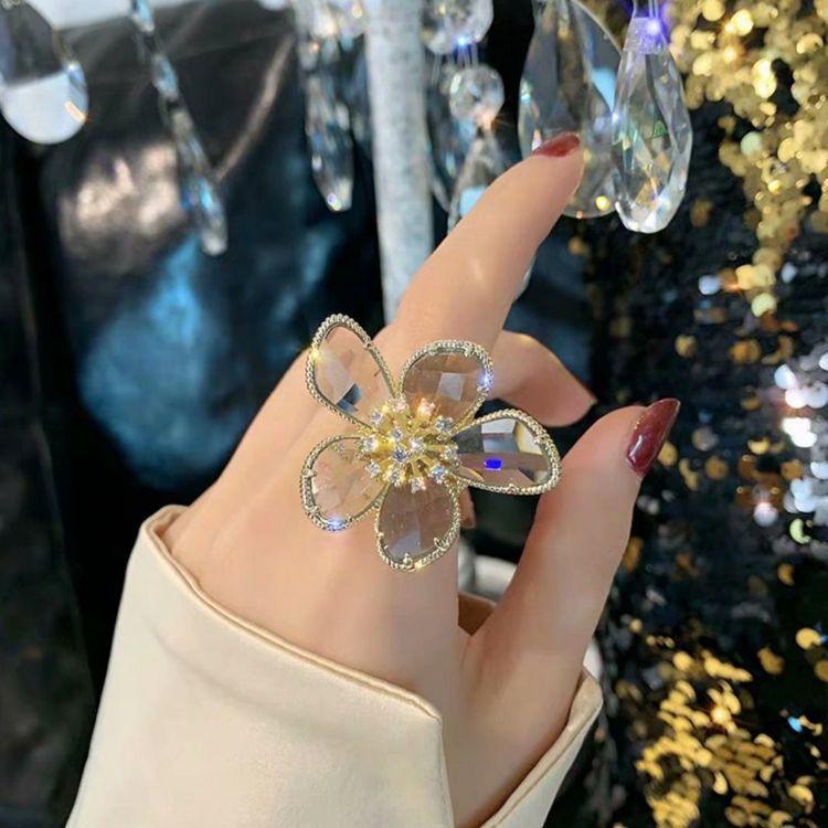 Ins Korea Fashion Crystal Flower Temperament Stud Earrings New Women Earrings Female Jewelry