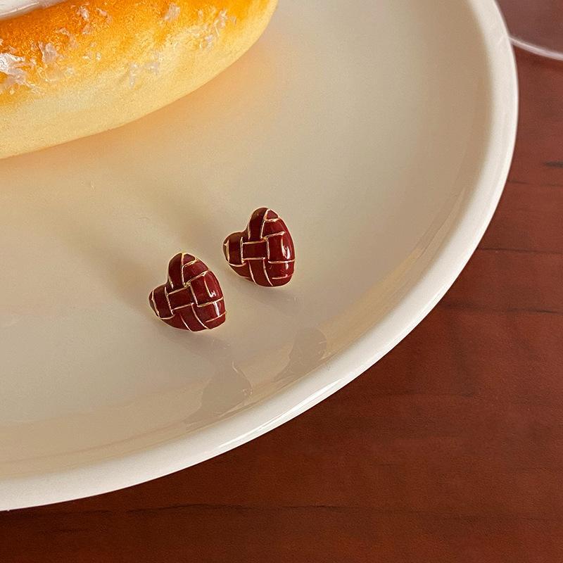 

Новые минималистичные красные серьги с каплями масла для женщин, модные темпераментные геометрические вечерние серьги в форме персикового сердца