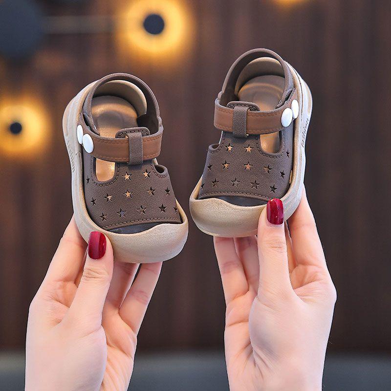 

New model baby0-3Summer toddler shoes for infants and young children, closed-toe, anti-kick, non-slip, soft-soled boys sandals 18Inner Length11cm about6 коричневый