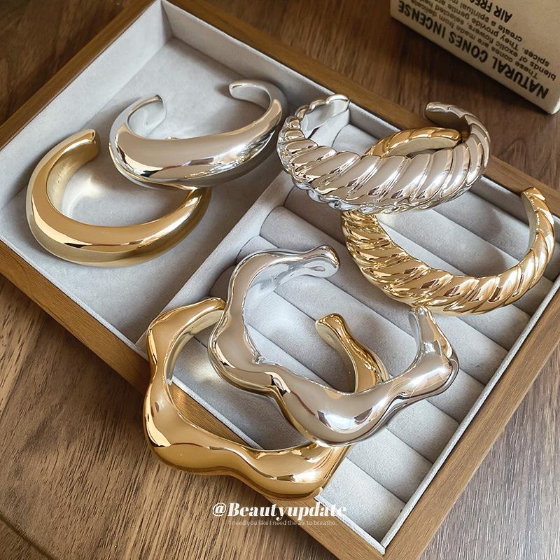 European and American Niche Irregular Bangle: High-End Fashion Design Bracelet for a Unique, Stylish Look