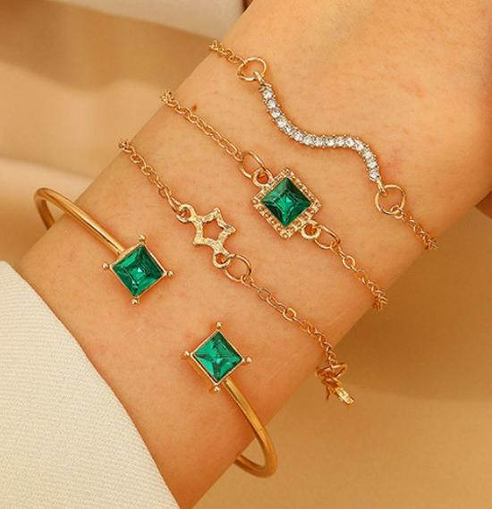 Set de Pulseras de Diamantes de Aleación: Pulseras Punk Apilables de Estilo Europeo y Americano para Mujer (4 piezas)