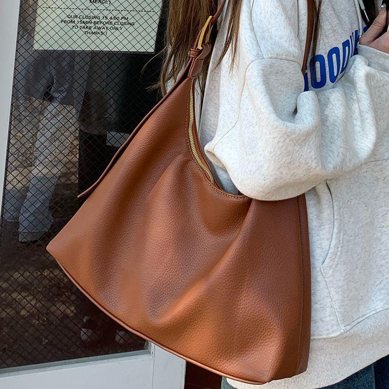 Large Capacity Bag for Women New Fashion Autumn and Winter Soft Leather Commuting Tote Bag Niche Class One-shoulder Armpit Bag