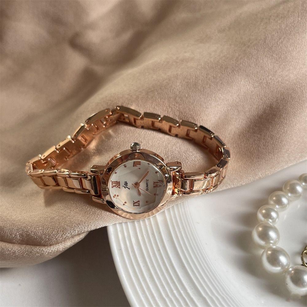 Exquisite Women Watch Light Luxury Quartz Wristwatch Fashionable Golden Wrist Watch Casual Wear