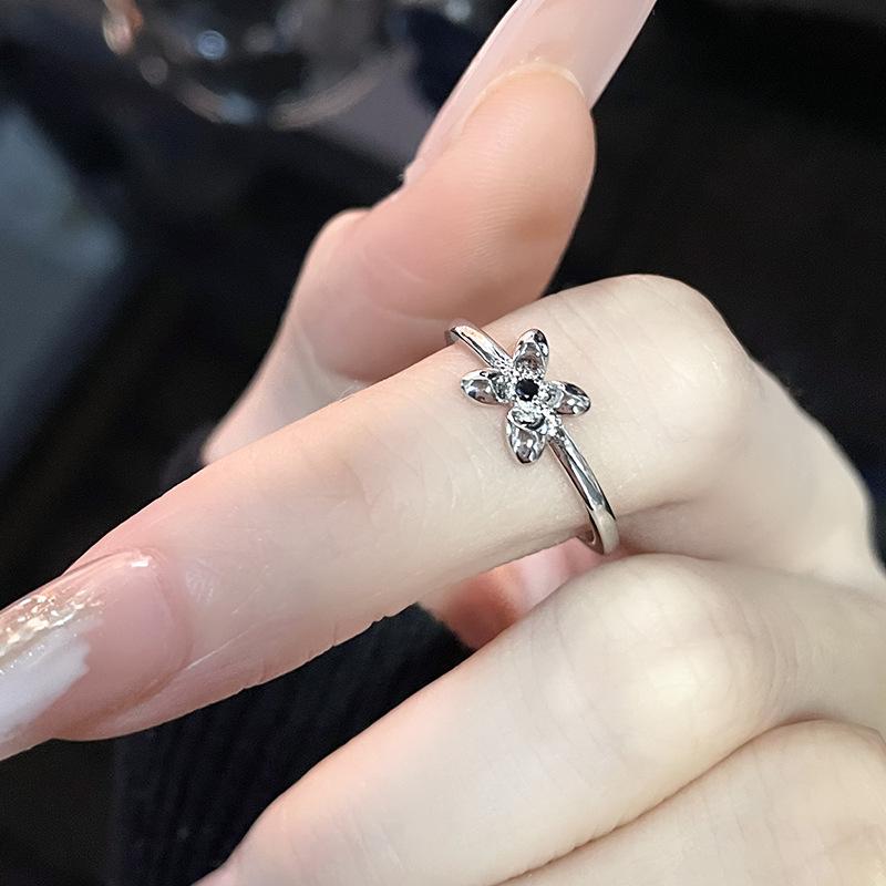 Niche Design Moonstone Cold Wind Dark Personality Gemstone Open Ring Advanced Sense Index Finger Ring Female