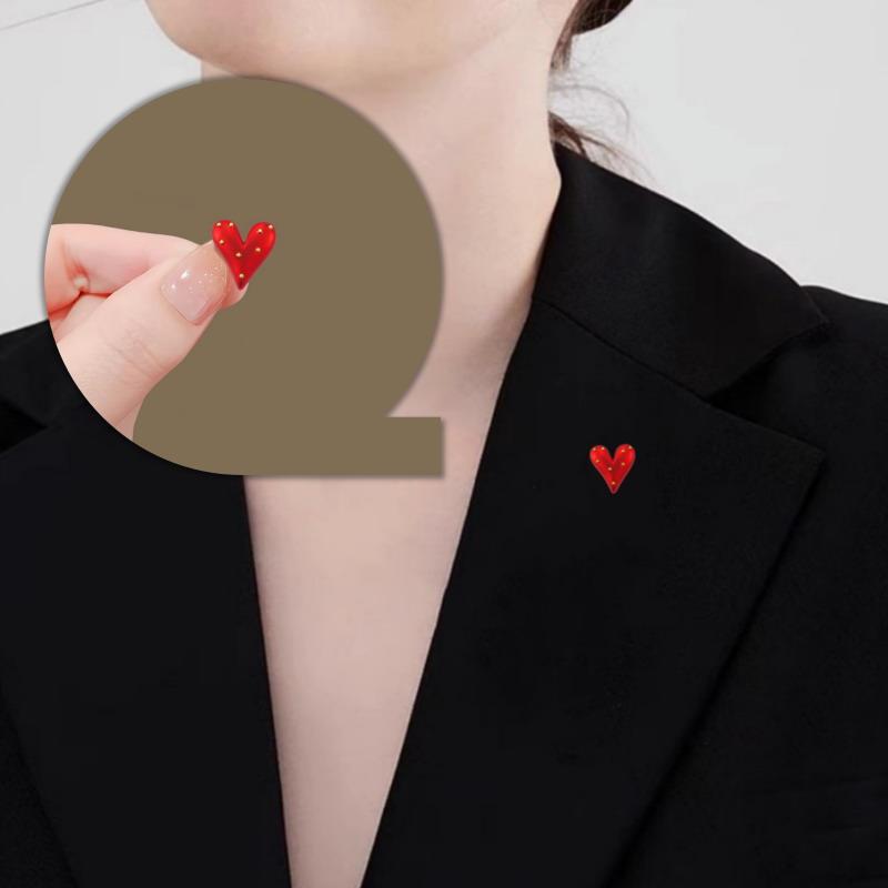 Simple Cute Red Love Heart Brooches For Women Girls Sweet Heart Shape Brooch Lapel Pin Badges Clothes Hat Accessories Gifts