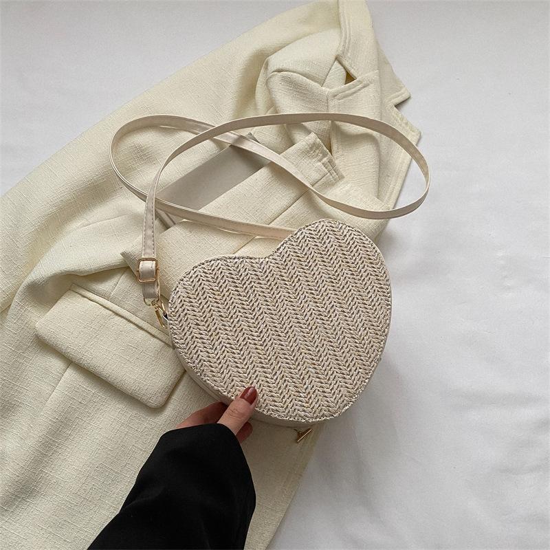 Cute Heart-shaped Small Bag Women's 2025 New Fashion Trend Korean Version Messenger Bag Solid Color Straw Shoulder Small Tide Bag