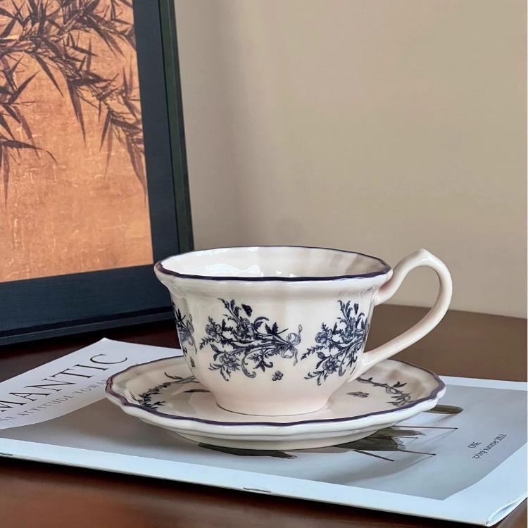 Kaffeetassen mit hohen optischen Ansprüchen High-End und exquisite Tassen Französischer Retro-Stil Keramiktassen- und Untertassensets Wassergläser Nische