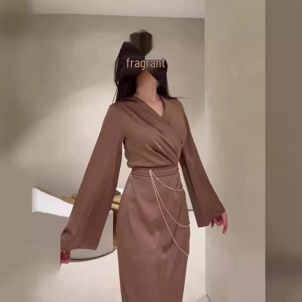 2025 Spring Women's Solid Color Satin Long Dress with Chain Waist