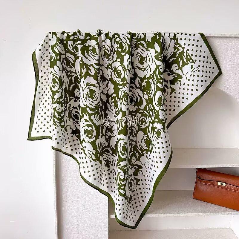 Luxuriöser 70cm Quadratischer Seidenähnlicher Schal Damen Satin Blumenmuster Kleiner Halsschal Mode Kopftuch Kopftuch Bandana Schal Hijab