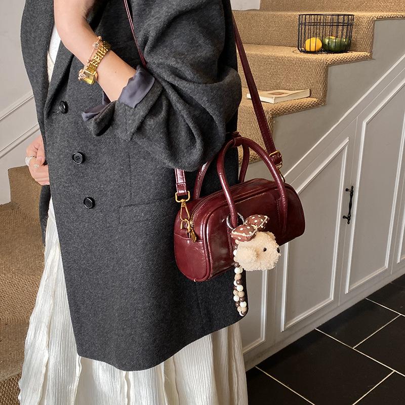 

Super fire niche retro small bag women s new fashion versatile casual messenger bag popular portable pillow bag without pendant червоний