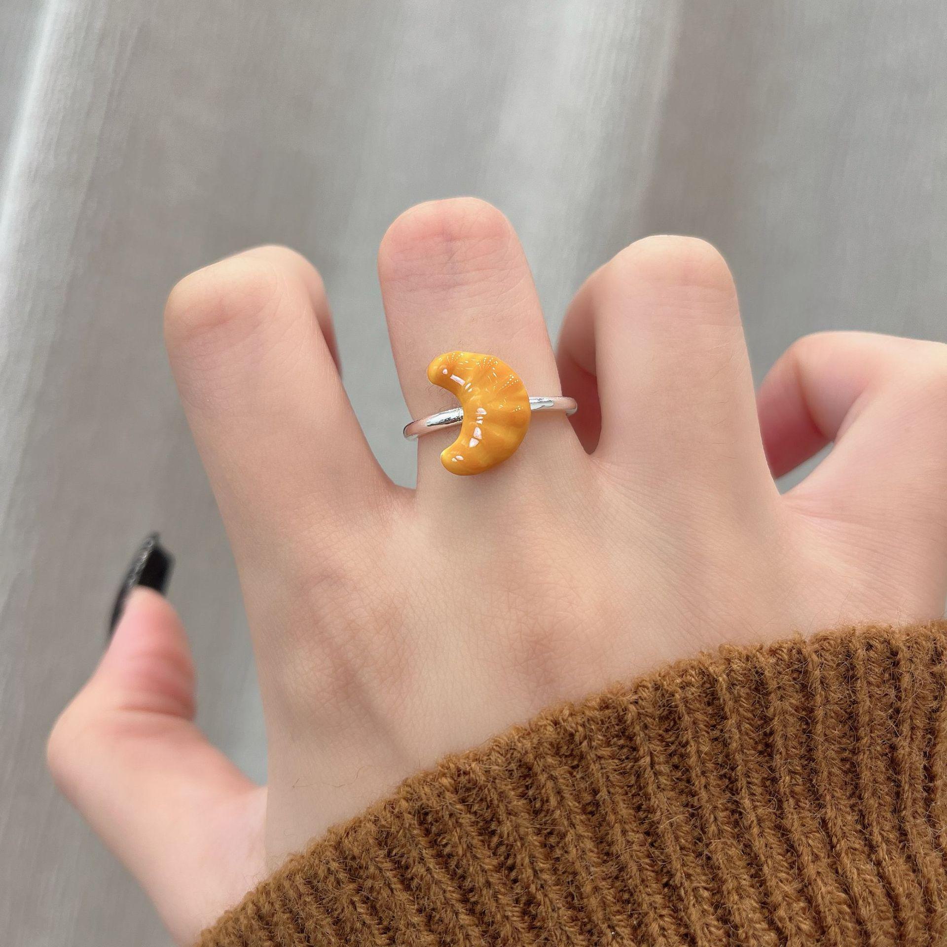 

Набор колец для вечеринки в виде кота с карамельным хлебом и рисунком «Осень/Зима» — креативный мультяшный дизайн Croissant Bread Ring