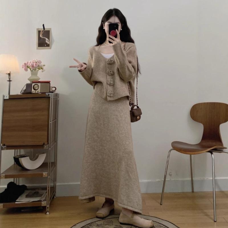 Camellia large size knitted cardigan skirt women's two-piece set autumn and winter new loose casual sweater set women