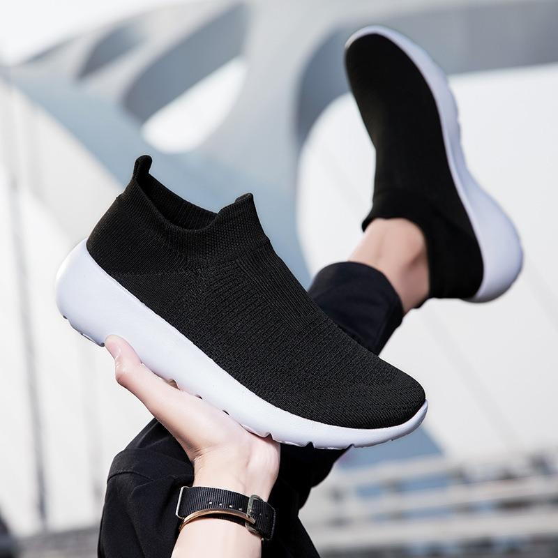 New popular large-size men's and women's shoes, fly-woven sports shoes, foot shoes, casual shoes, socks shoes, couple shoes
