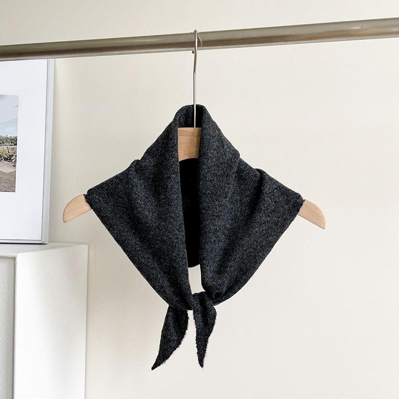 

1 однотонный зимний теплый и модный шарф, модный треугольный шарф, имитирующий шерсть, простой трикотаж в корейском стиле 100*35cm серый/чёрный