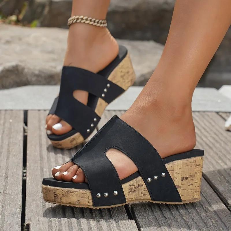 Fashion 2025 Brand Ladies Shoes Open Toe Women's Slippers Fashion Outdoor Rivet Casual Summer New Plus Size Best Seller Wedge Slippers
