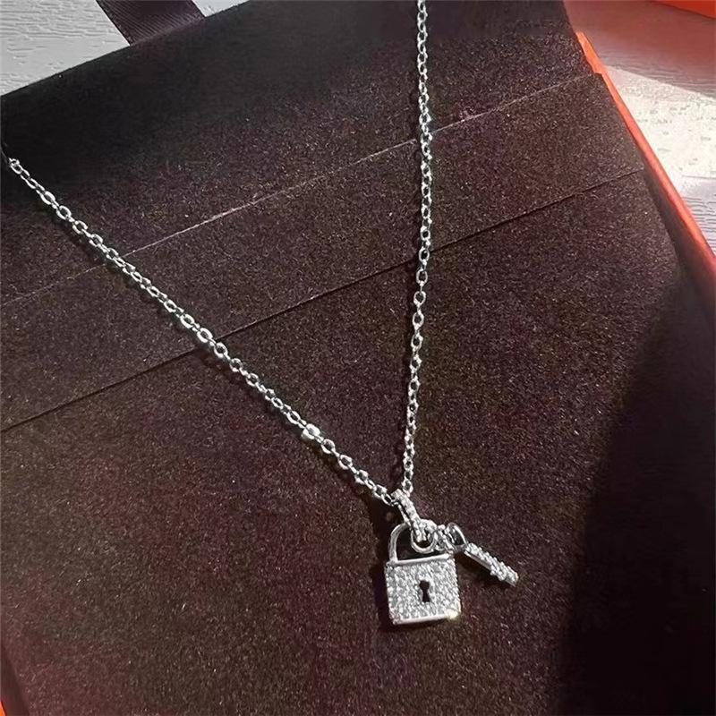 Simple Diamond Heart Pendant Necklace with Key and Lock Design for Couples