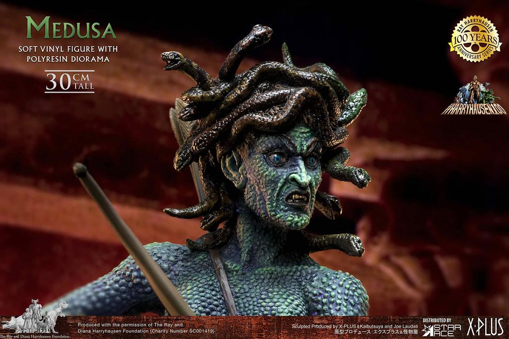 Star Ace Toys Medusa Soft Vinyl Socha Výška 320 mm PVC lakovaný Kompletní obrázek cca. Bez měřítka