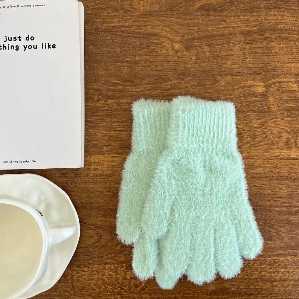 Ветрозащитные перчатки с сенсорным экраном Утолщенные флисовые перчатки для велоспорта Новые пятипалые перчатки Студенты зелёный