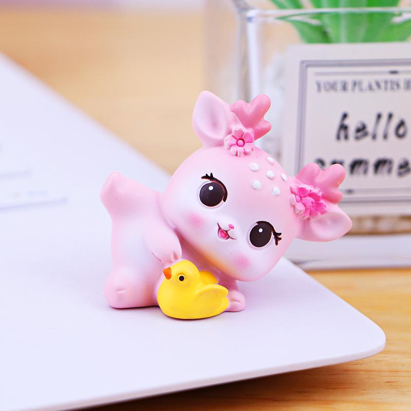 Deer YoYo Desktop Ornament: Small Deer Decoration for Office Workstation or Car Interior