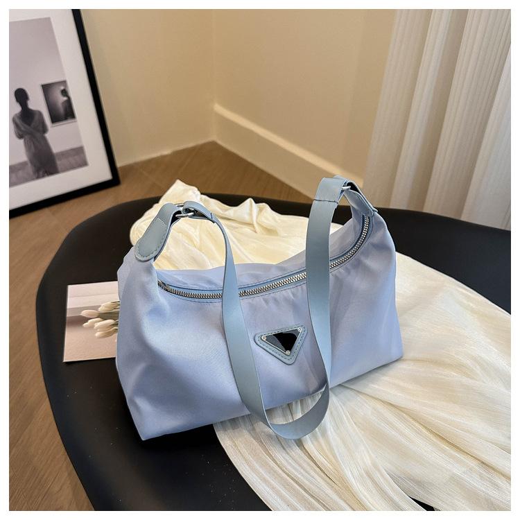 

Елітна багетна сумка з тканини Оксфорд, жіноча літня нова модна сумка 2024 р., сумка через плече, сумка під пахву для волосся синій