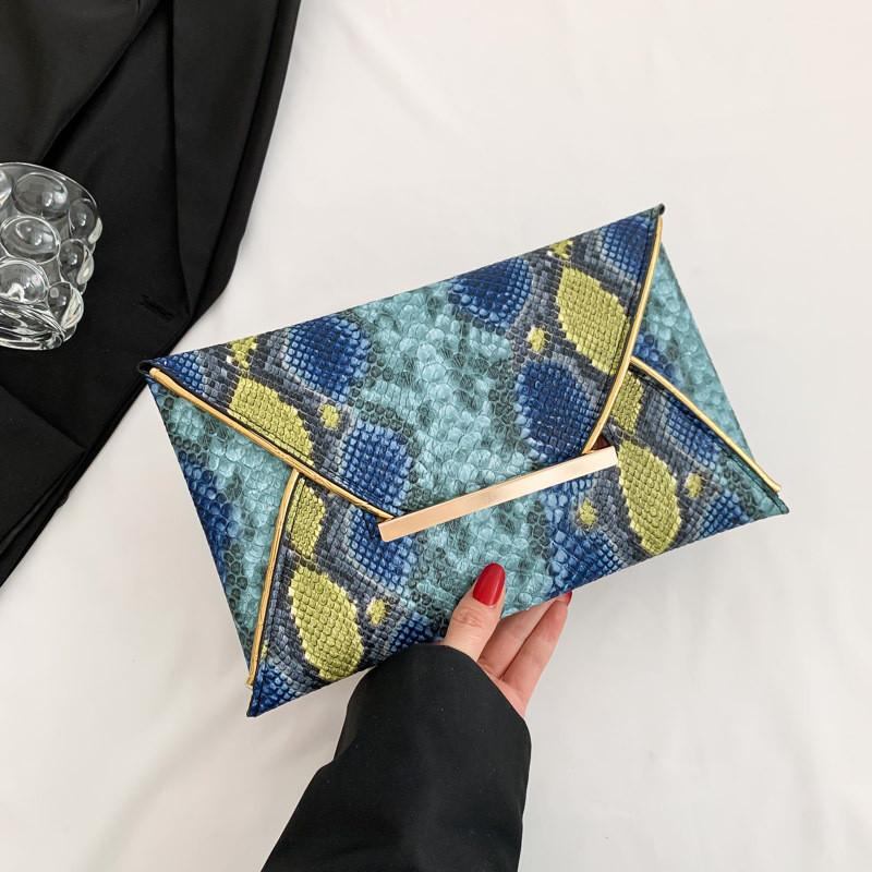 Stylish Women's Mobile Phone Bag Trendy Envelope Clutch With Color Block Design