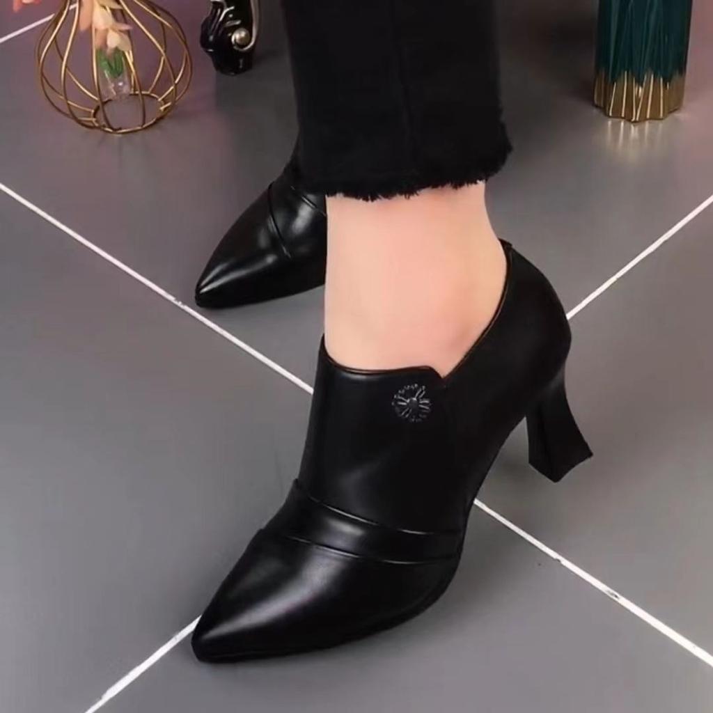 2025 Spring and Autumn New Thick Heel European and American Foreign Trade Pointed Small Leather Shoes Comfortable Single Shoes Foreign Style Mother S