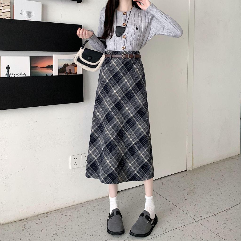 Plus Size Korean-Style Plaid Wool Skirt with Belt for Women
