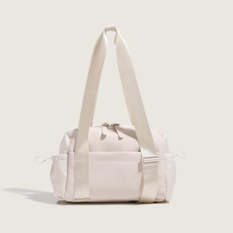 Multifunctional Sports Fitness Bag with Wet/Dry Separation, Large Capacity, Single Shoulder Design.