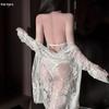 Sexy durchsichtiger Bodysuit in Übergröße mit wasserlöslicher Blume, Neckholder und offenem Schritt