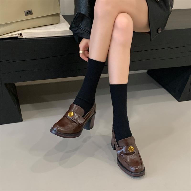 2025 new medieval thick heel camellia loafers small single shoes women's one-pedal round head small leather shoes