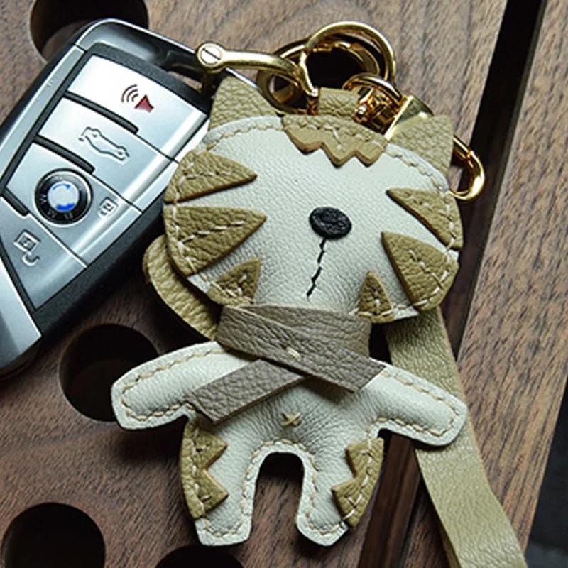 Elegant Ragdoll Cat Keychain Genuine Leather Car Key Holder - Stylish Purse Charm for Women