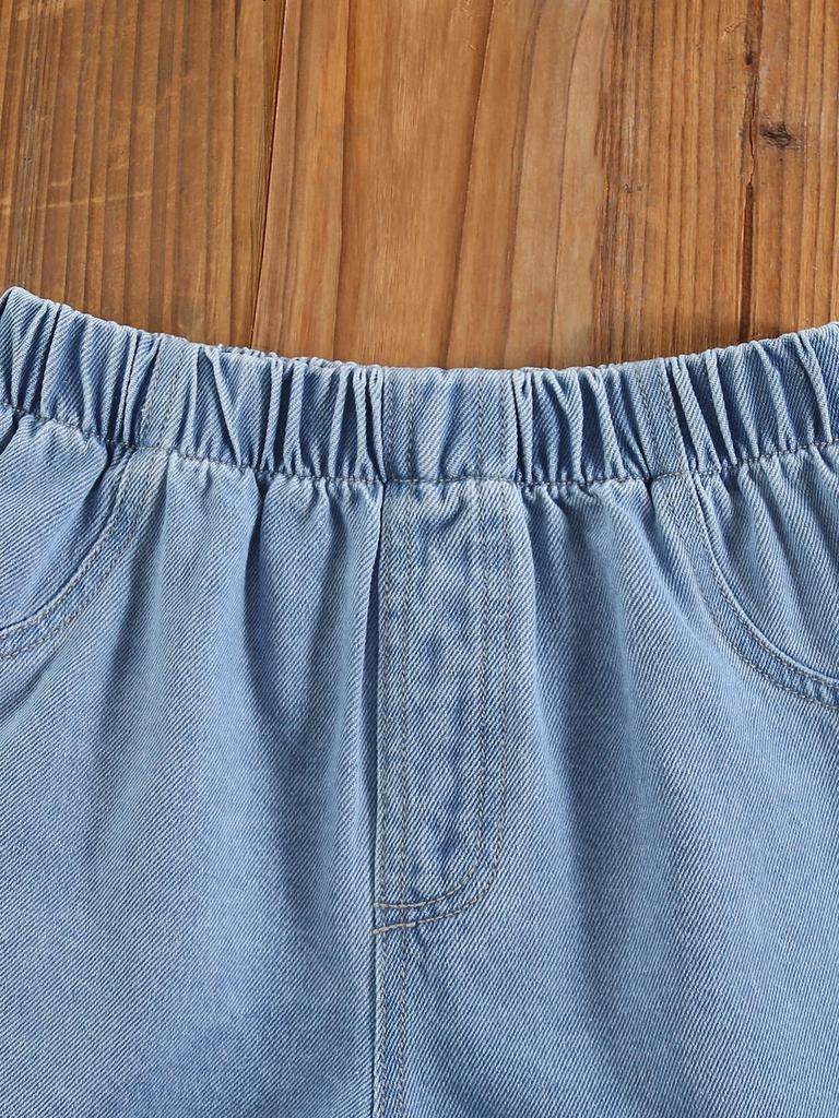 Two-piece girls' outdoor casual vacation set: sleeveless cropped tank top with butterfly design and comfortable, simple lace denim shorts.