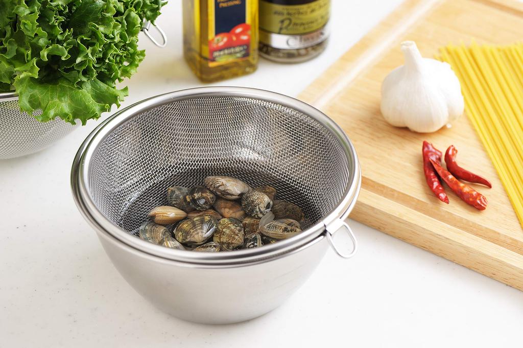 Yoshikawa Round Colander, 18cm (with rings), Made in Japan, Stainless Steel, Durable Mesh, Easy to Clean, Gift Wrapping Available, SJ1381