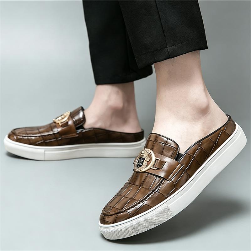 Luxury Designer New Men Half Slippers Loafers Casual Charm Crown Patent Leather Mules Moccasins Breathable Soft Slip on Shoes