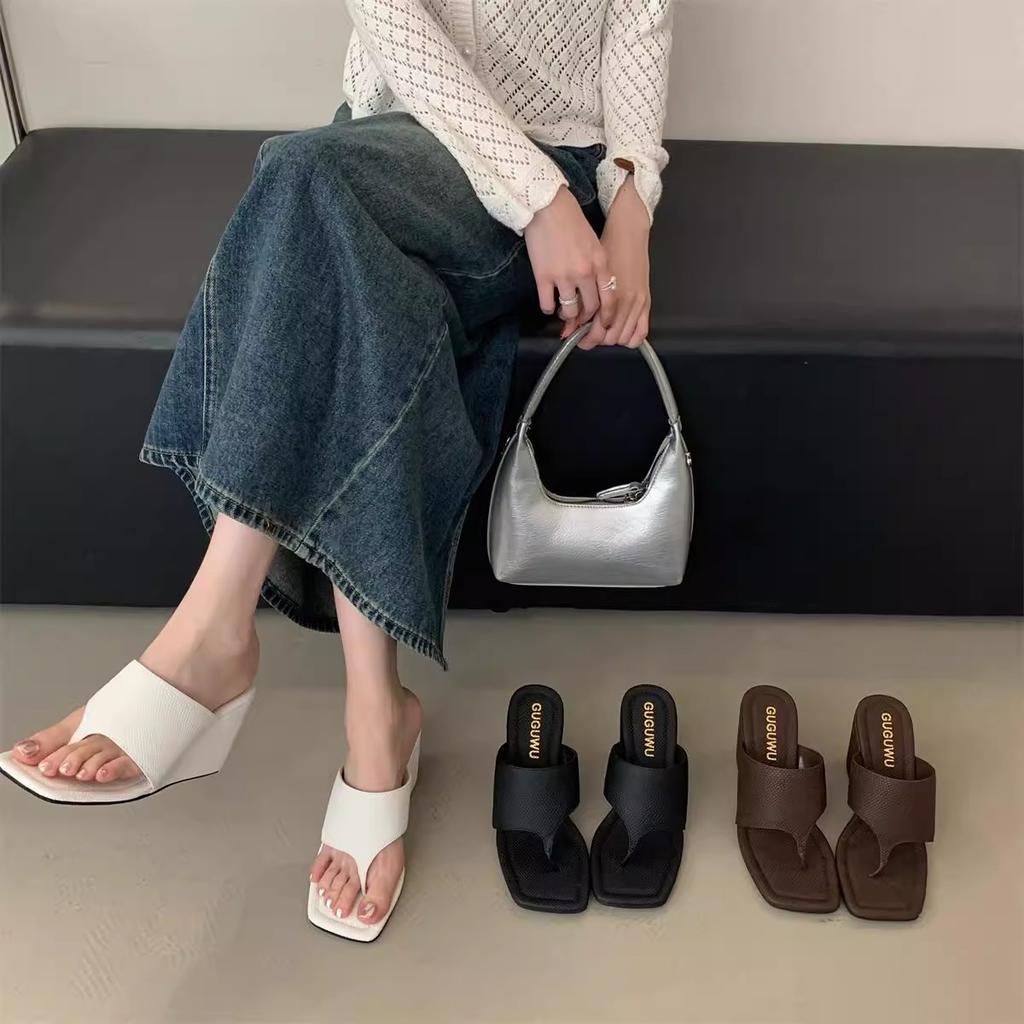 Spring and Autumn New Style Slimming Slope Heel Korean Version Bare Toe Flip Flops Cool Slippers Sandals Zapatos Mujer
