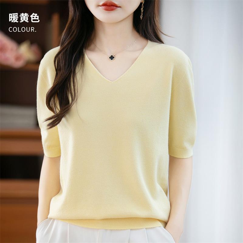 Knitted Short-sleeved T-shirt for Women A Thin V-neck Half-sleeve Top for Summer and Autumn