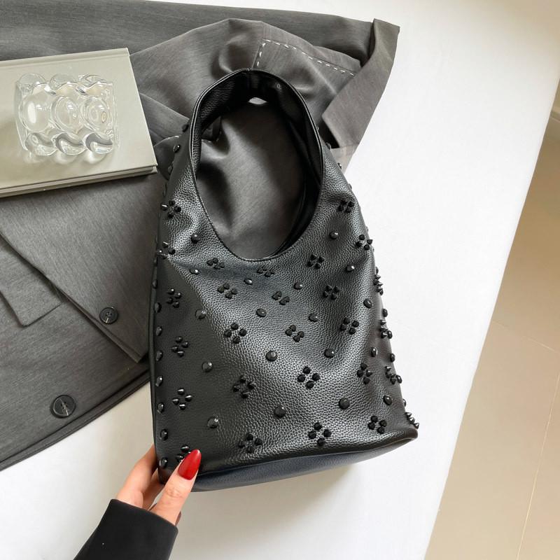 Crossborder Fashion Large Capacity Bucket Bag With Rivets For Daily Fashion And Versatile Style