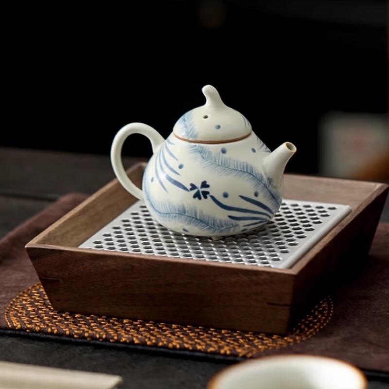 Hua Jing Tang Hand-Painted Fish & Algae Ceramic Teaware