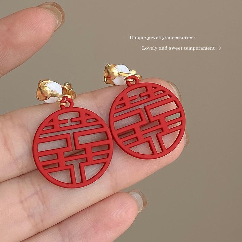 Amber Coffee French Retro Luxury Earrings - Women's Elegant Studs with Niche Design